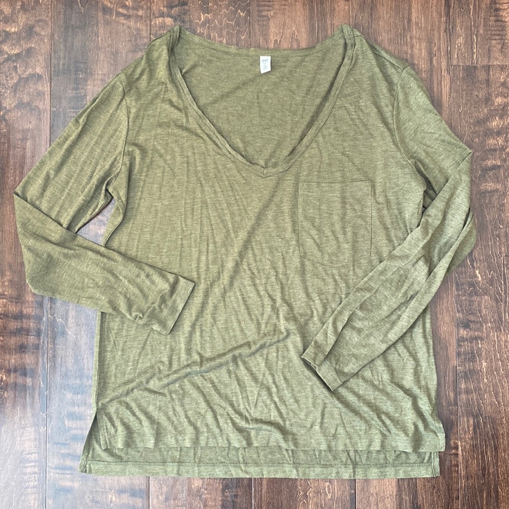 BP Women’s V-neck Long Sleeved Shirt